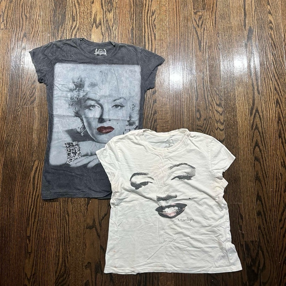 Graphic Print Women Tops - Black and White